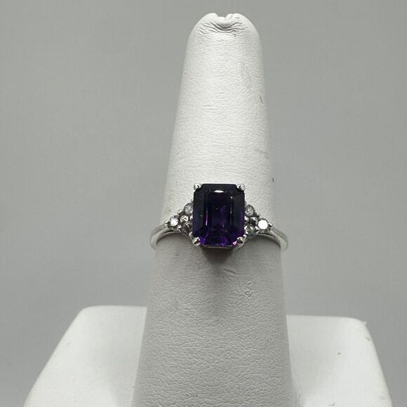 NWOT Emerald Cut Amethyst with cz accent diamonds in sterling silver ring! - Picture 5 of 11